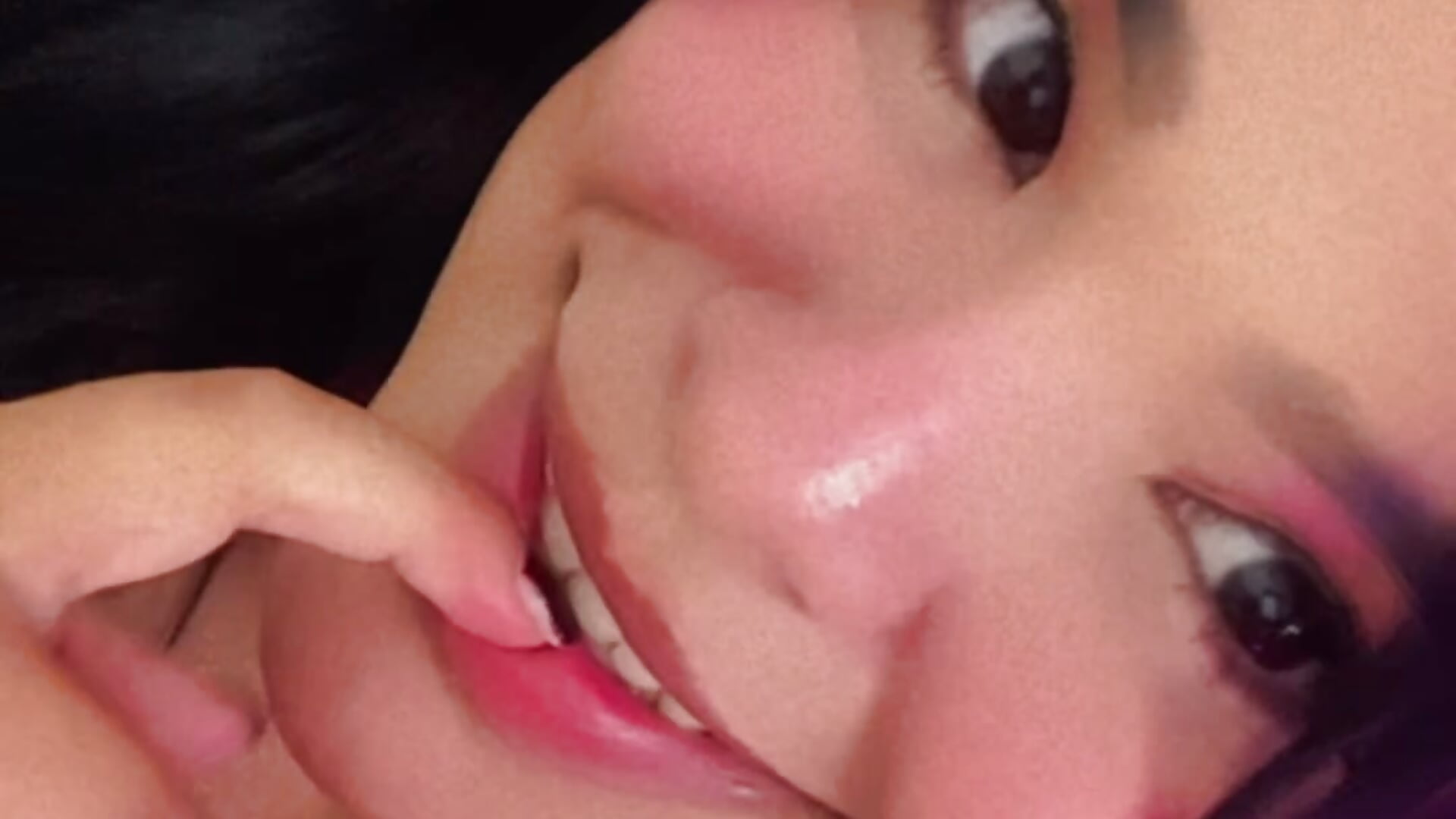 Me extrañas?😗 - video by Aisha_poweer cam model