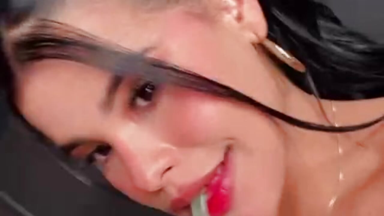 Hii😎 - video by Aisha_poweer cam model