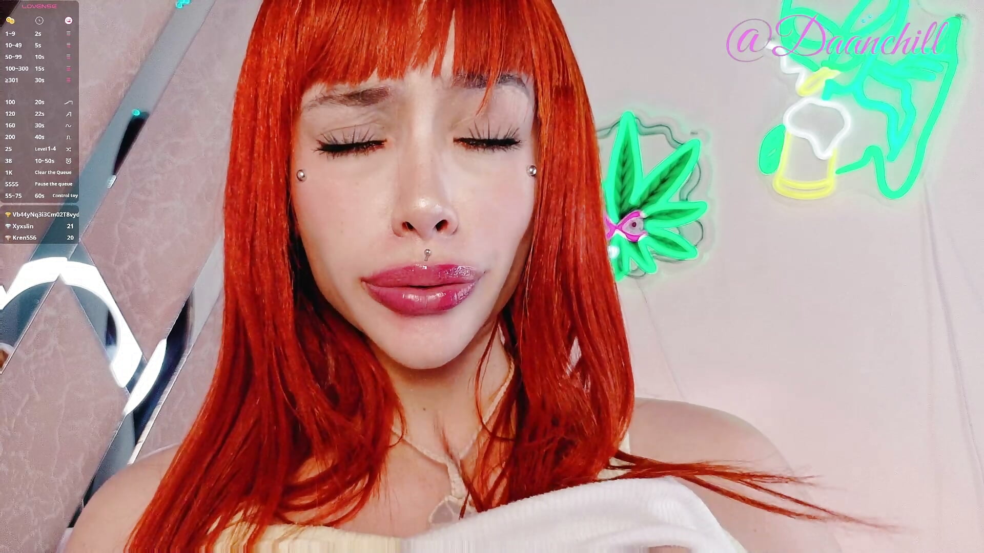 Do you dare to smoke with me and fuck us this weekend? 🌈✨🩷 - video by ScarlettRusso1 cam model
