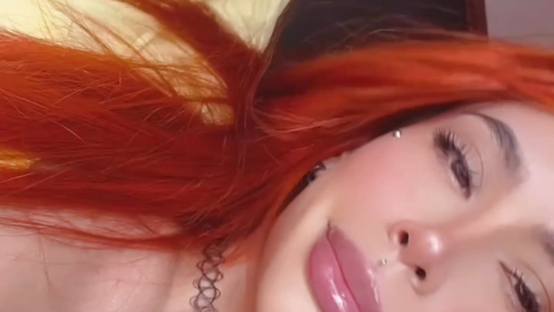 chill 💛 - video by ScarlettRusso1 cam model