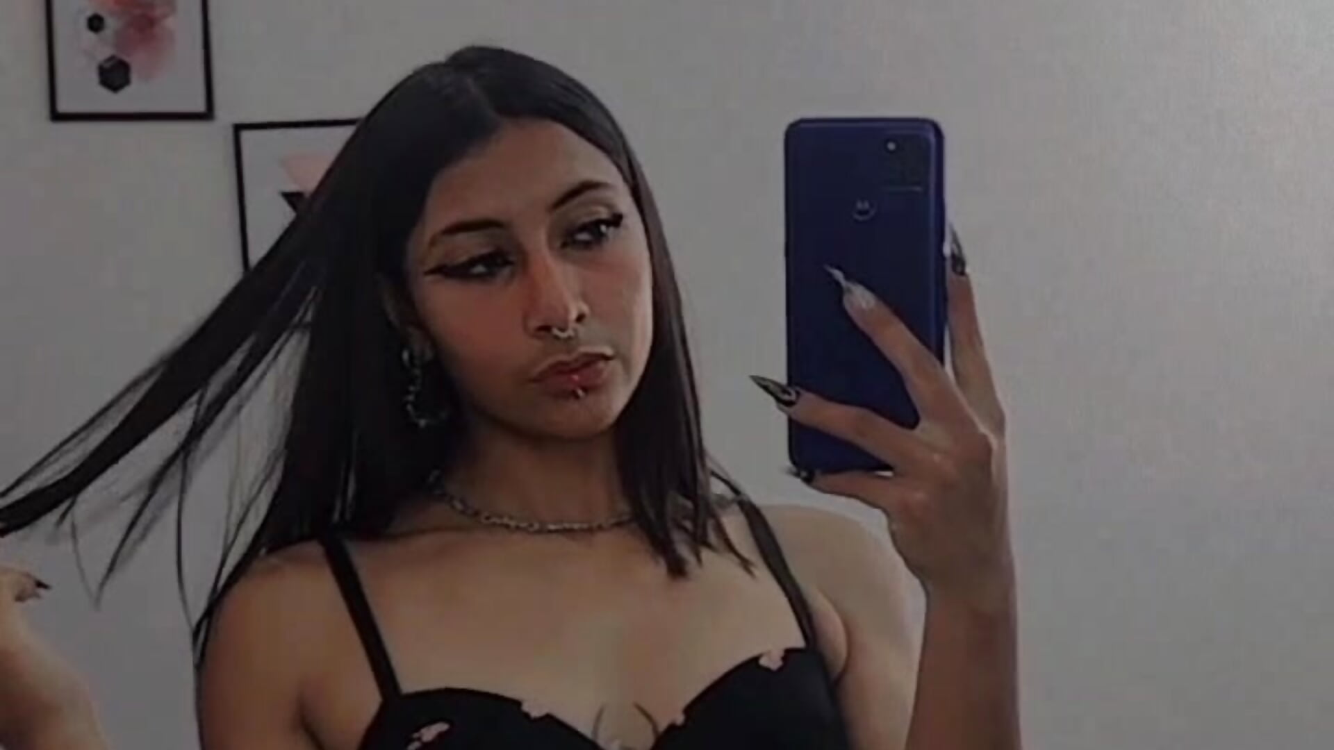 😏😏 - video oleh model kamera RavenGloomy