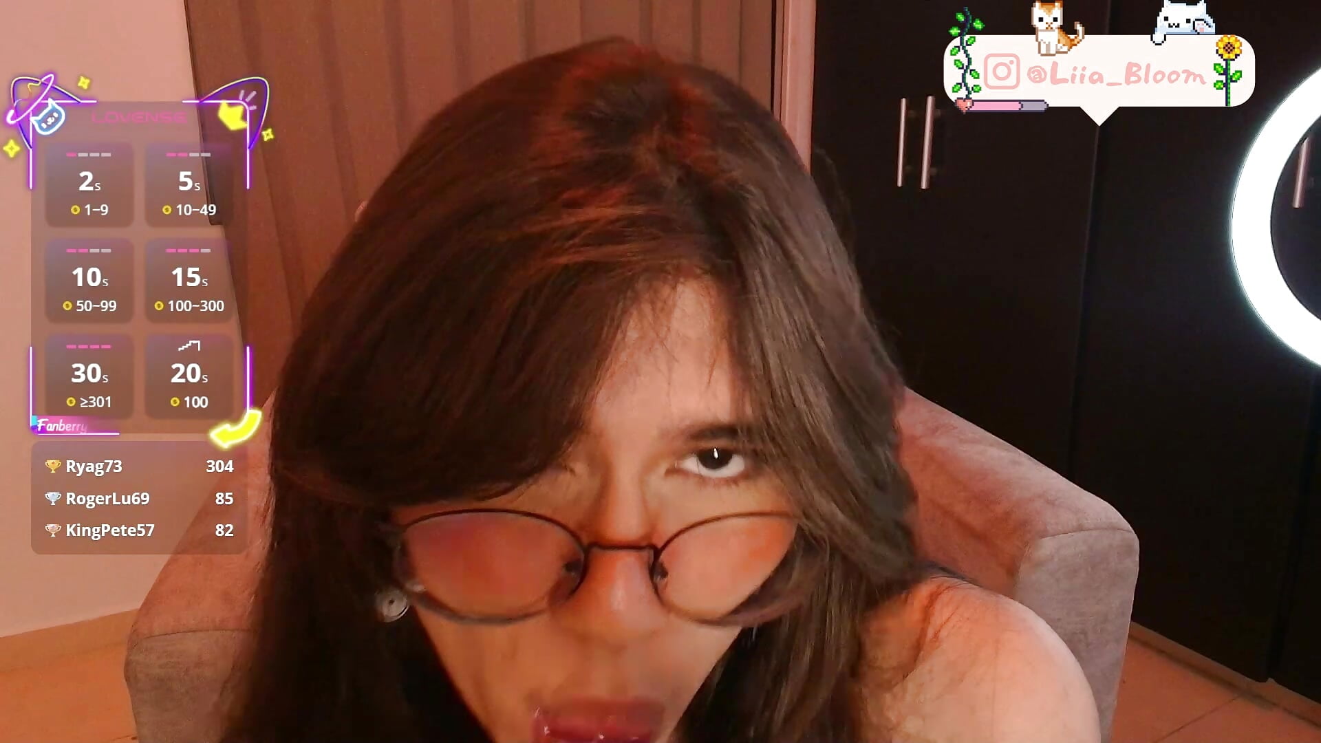 Disfrutando de un Dildo