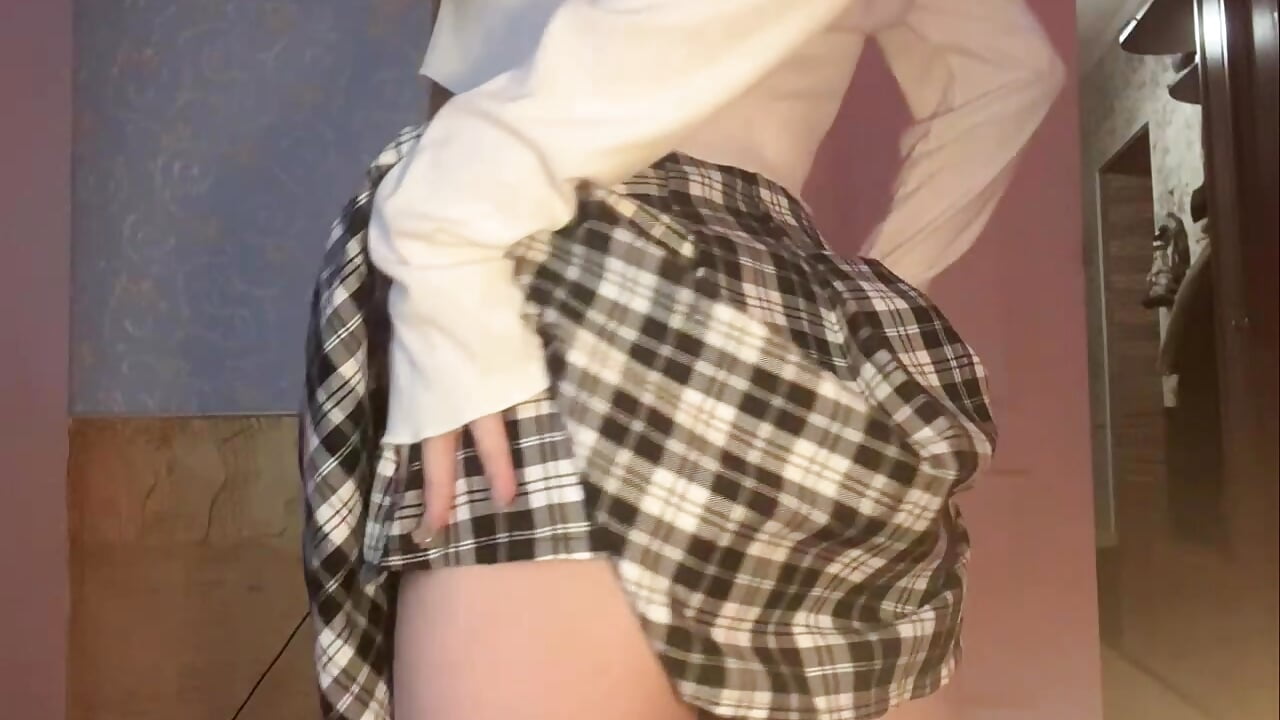 mrr~ — filmik Cutti_Crystal, modela(-lki) na kamerkach