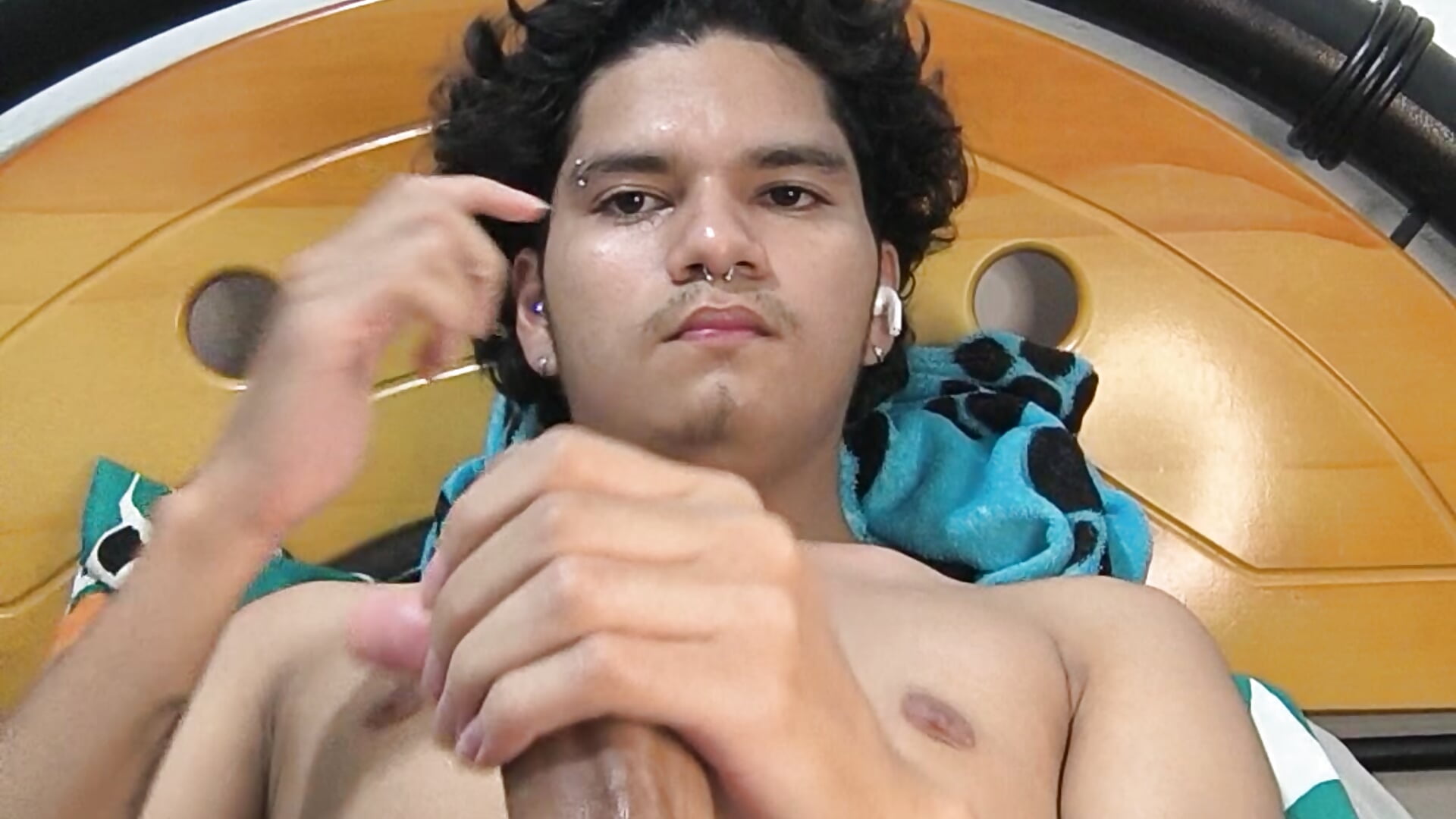 Hola amores, un vídeo largo masturbandome y corriéndome bastante para ustedes,🥵🔥❤️