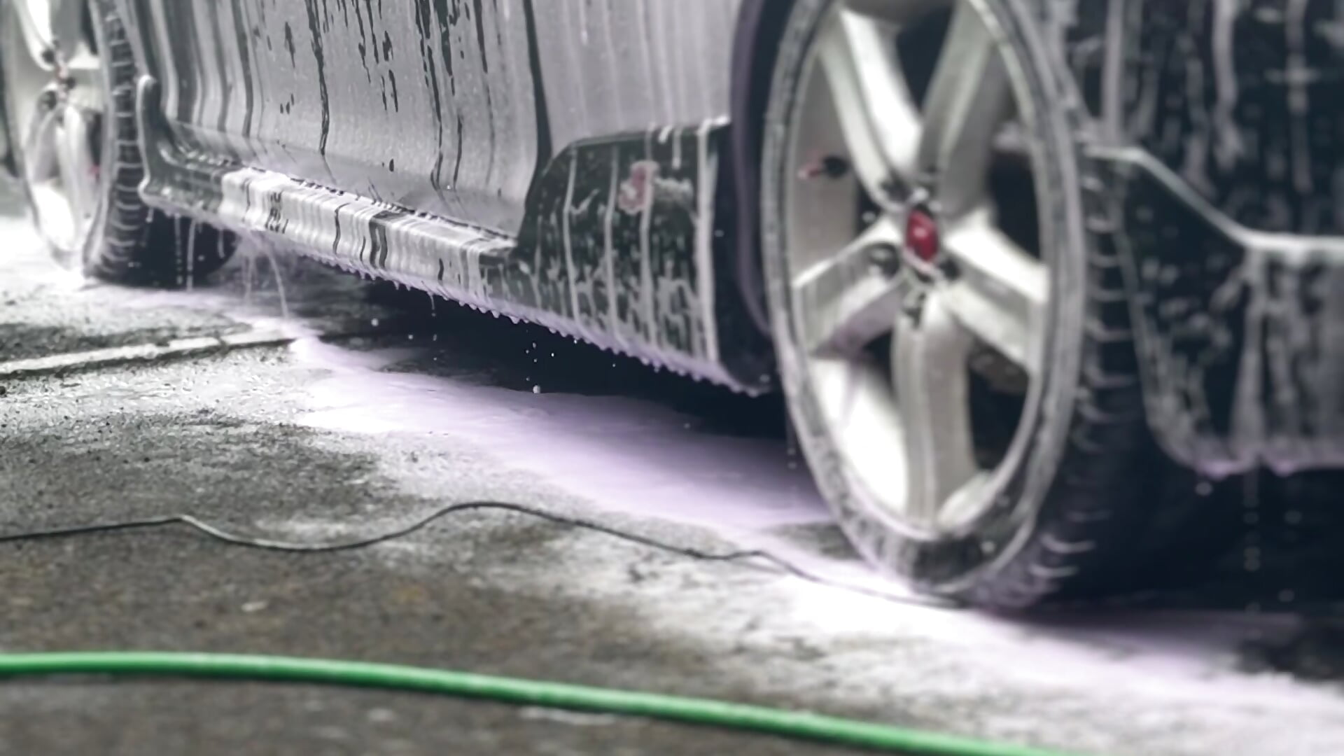 Been a busy girl car cleaning 💋🥵 - video by Alexxis_xx cam model