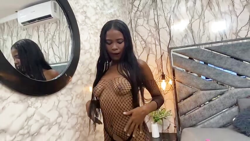 Tall, sexy and ready to light up your screen 🔥 Join me now! - video oleh model kamera SASHA_BROWNIE__