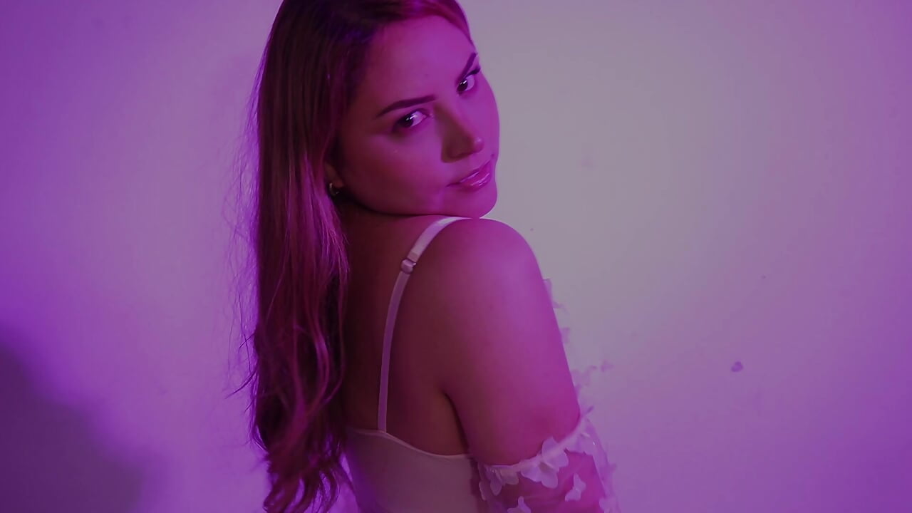 Introductionme - video by cloesummerr_ cam model