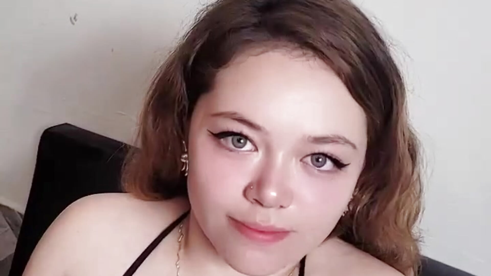🔥 - video by NAHOMY__02 cam model