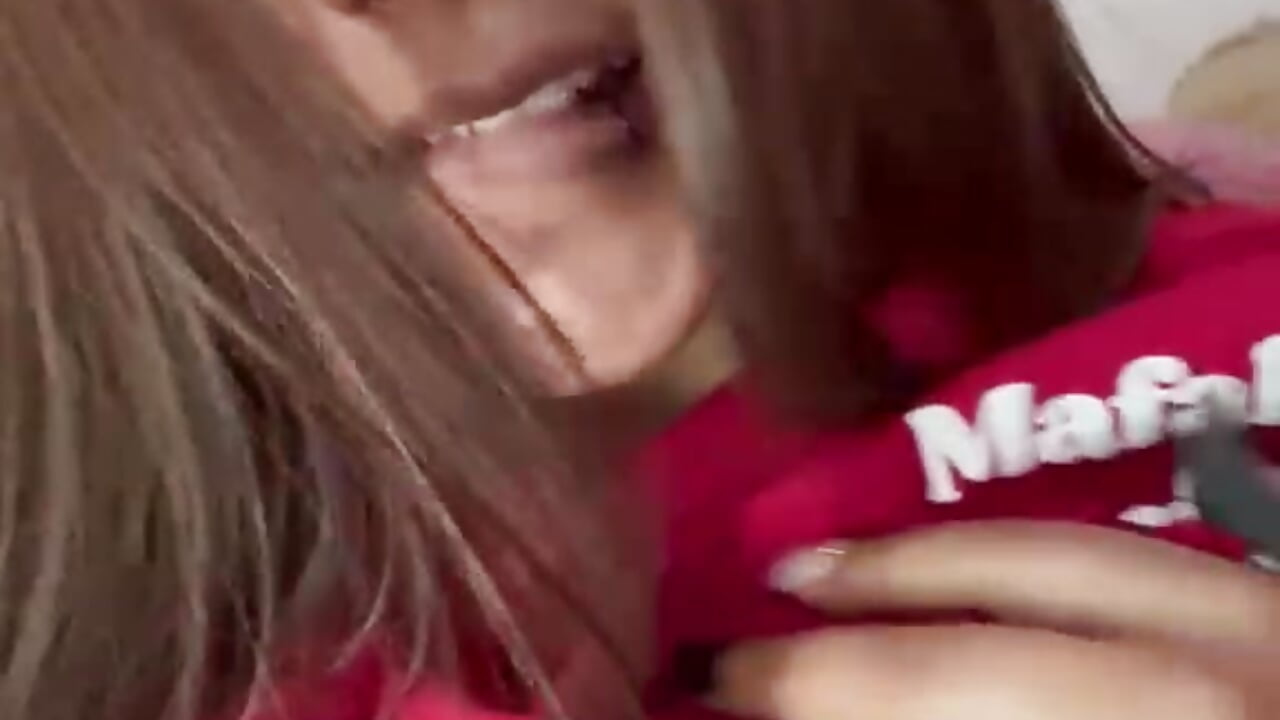 I love red - video by Mia_1120 cam model
