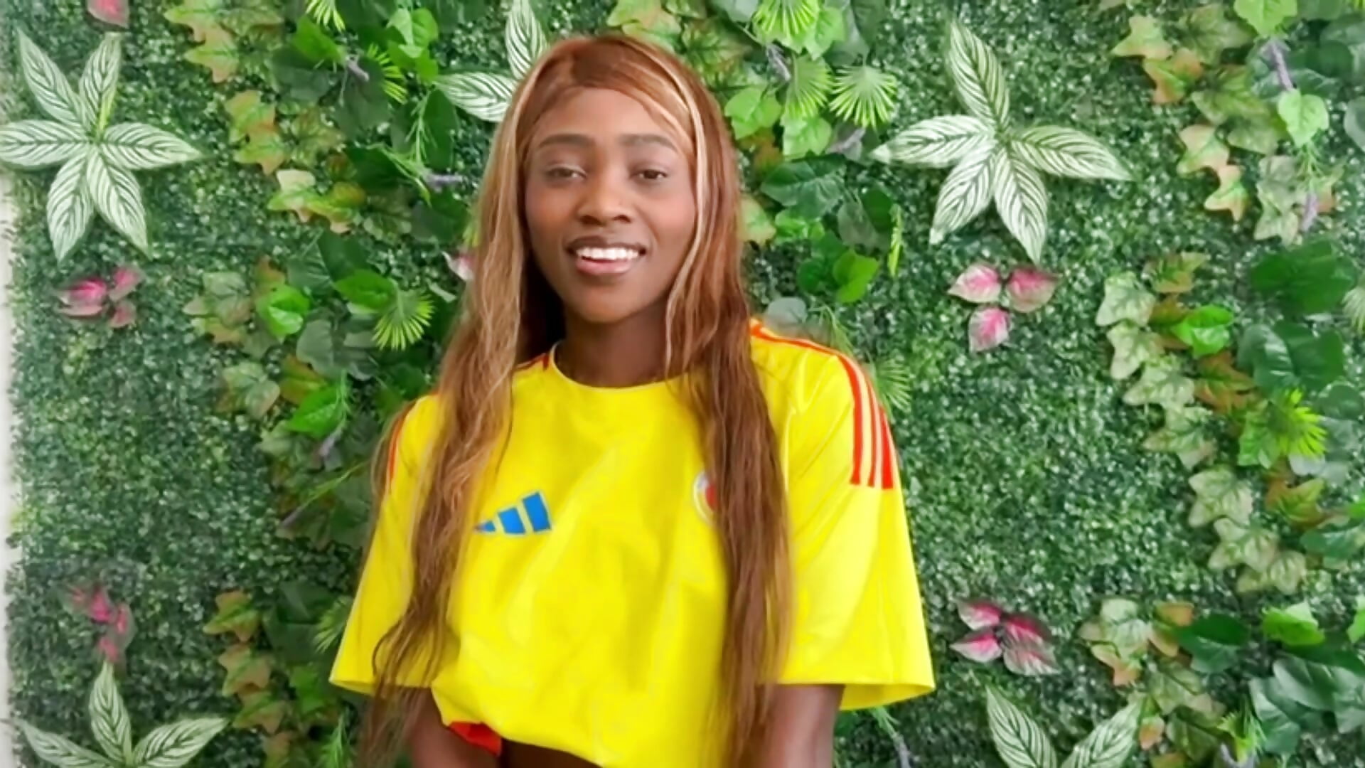 ⚽🔥 Beauty, talent and passion for football. Because on the field you also play with attitude - video by Skylar_Smith_ cam model