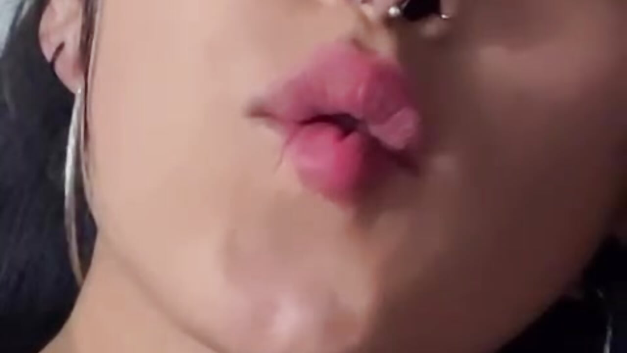 Kiss my lips 💋💗 - відео від вебкаммоделі Ambar_gh1