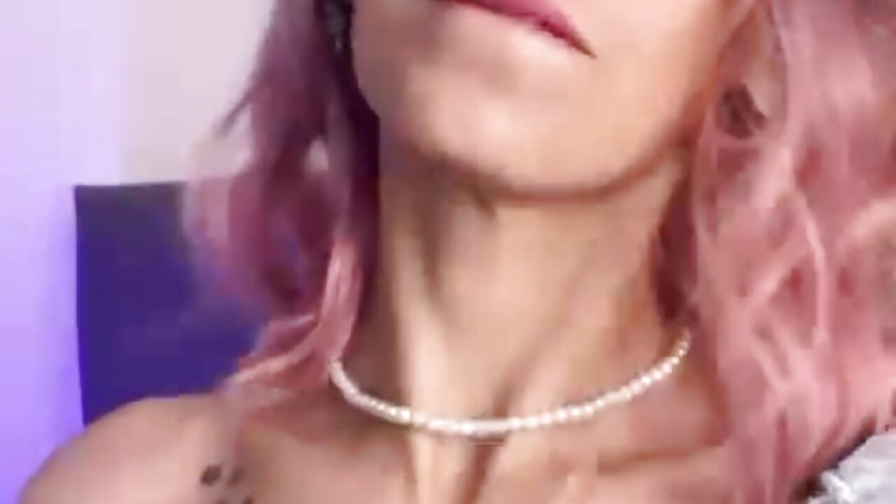 I am your beautiful girl with pink hair do you like it? - Ambar_gh1 adlı kamera modelinin videosu