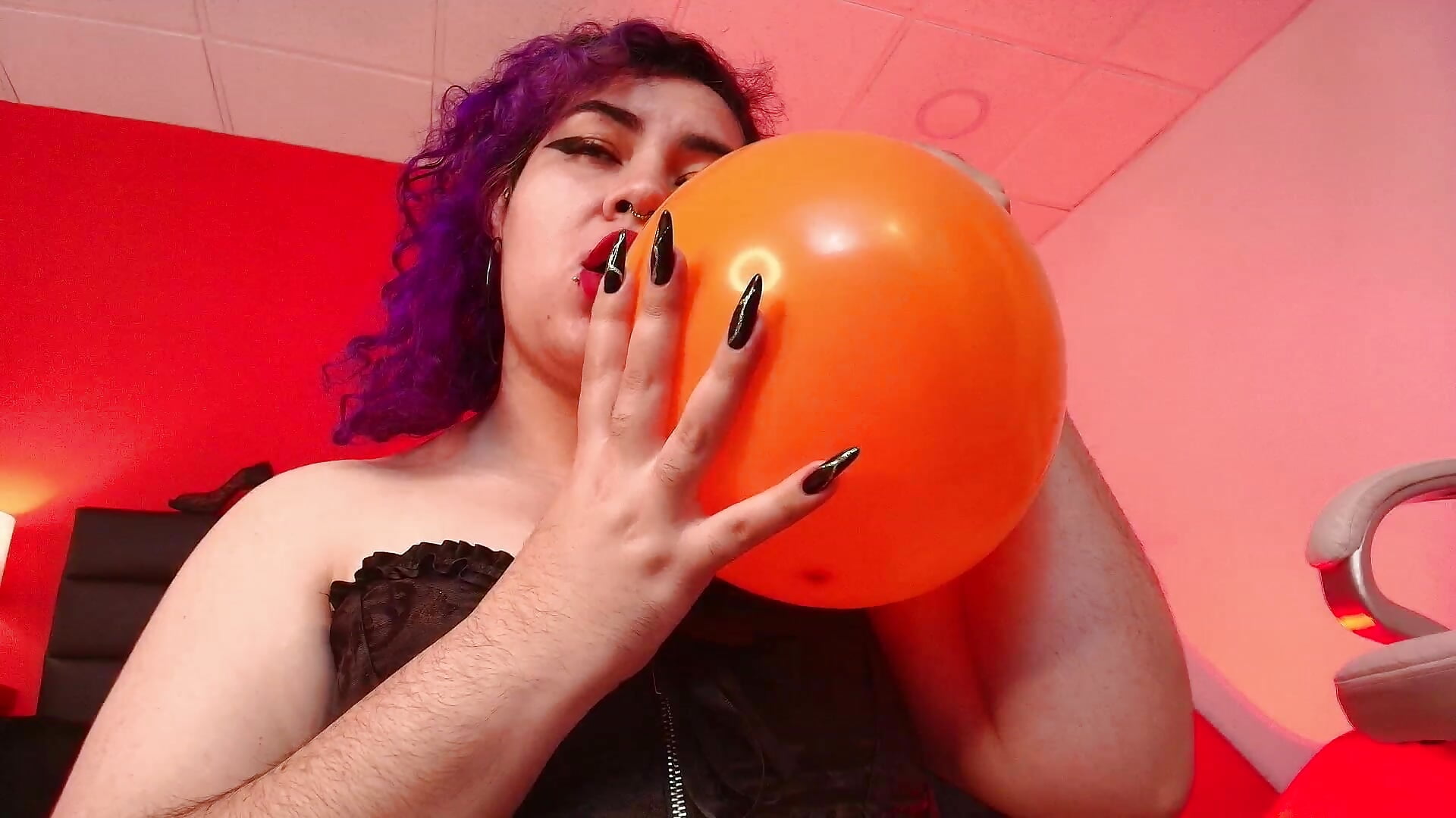 BALLOON TEASE - video di Lilih_golden