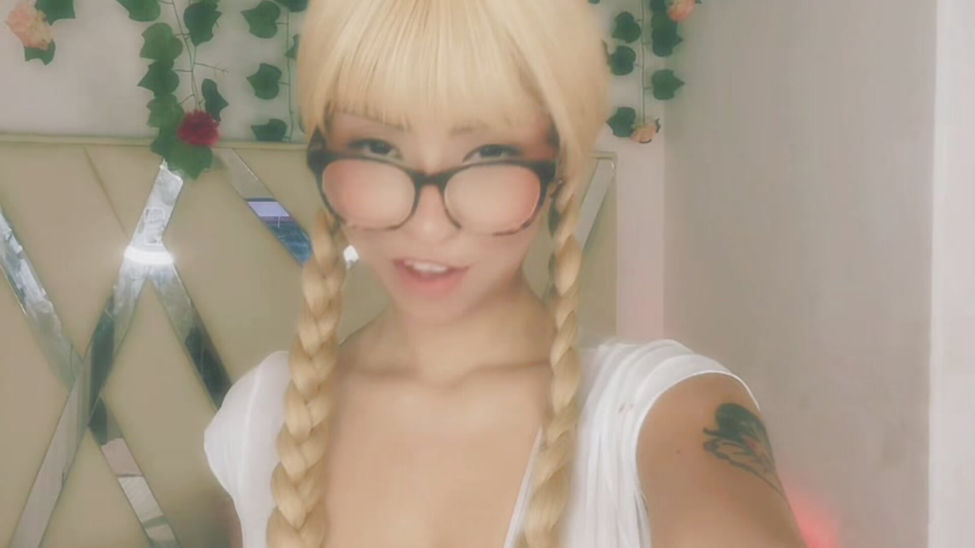 don’t ask too many questions ;) - video by AprilAddams_ cam model