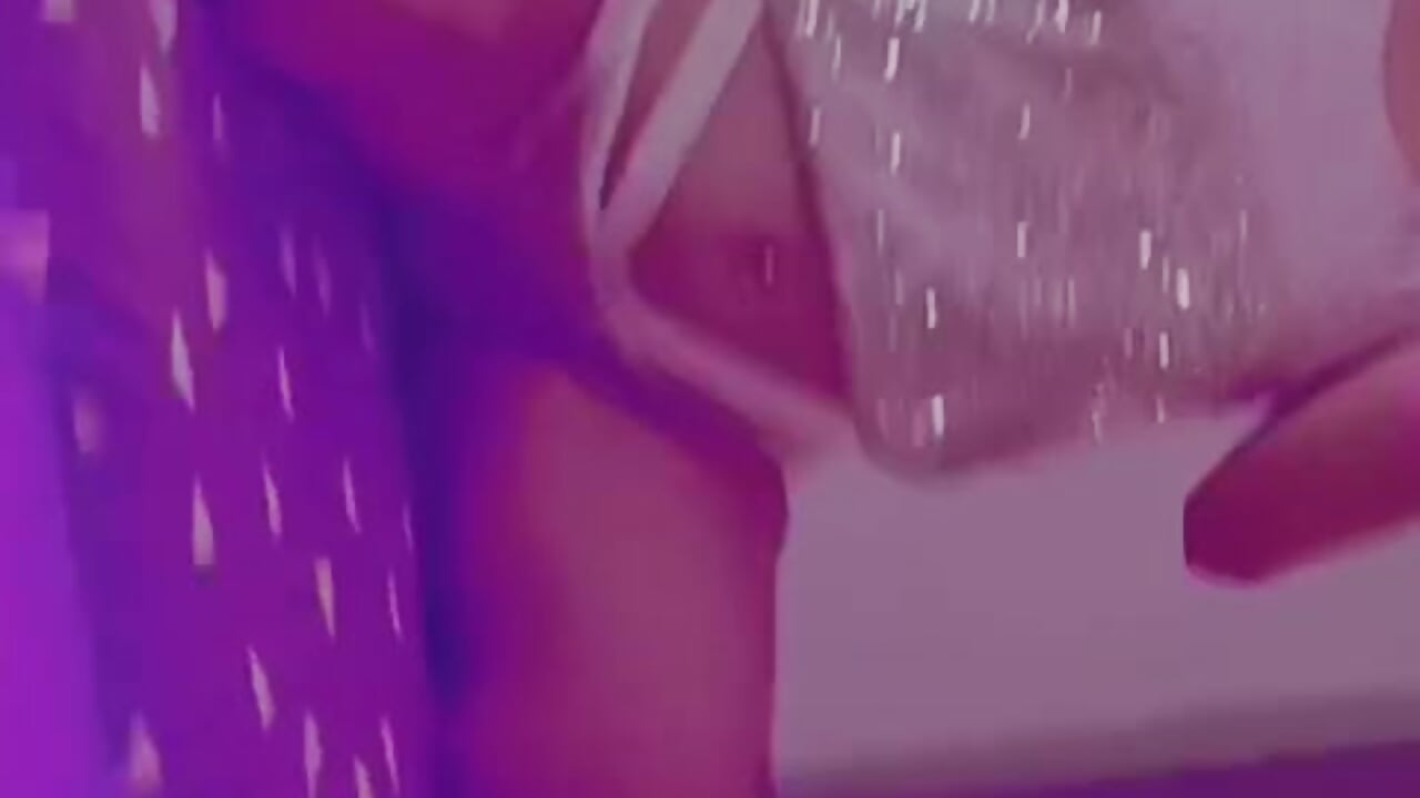 cute charlottee - video by charlottee_levine cam model