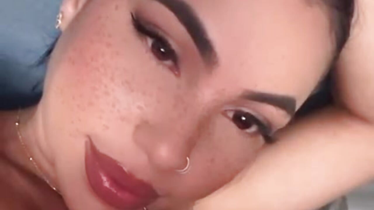 Welcome to my profile - فيديو من Debora-1010 موديل الكام