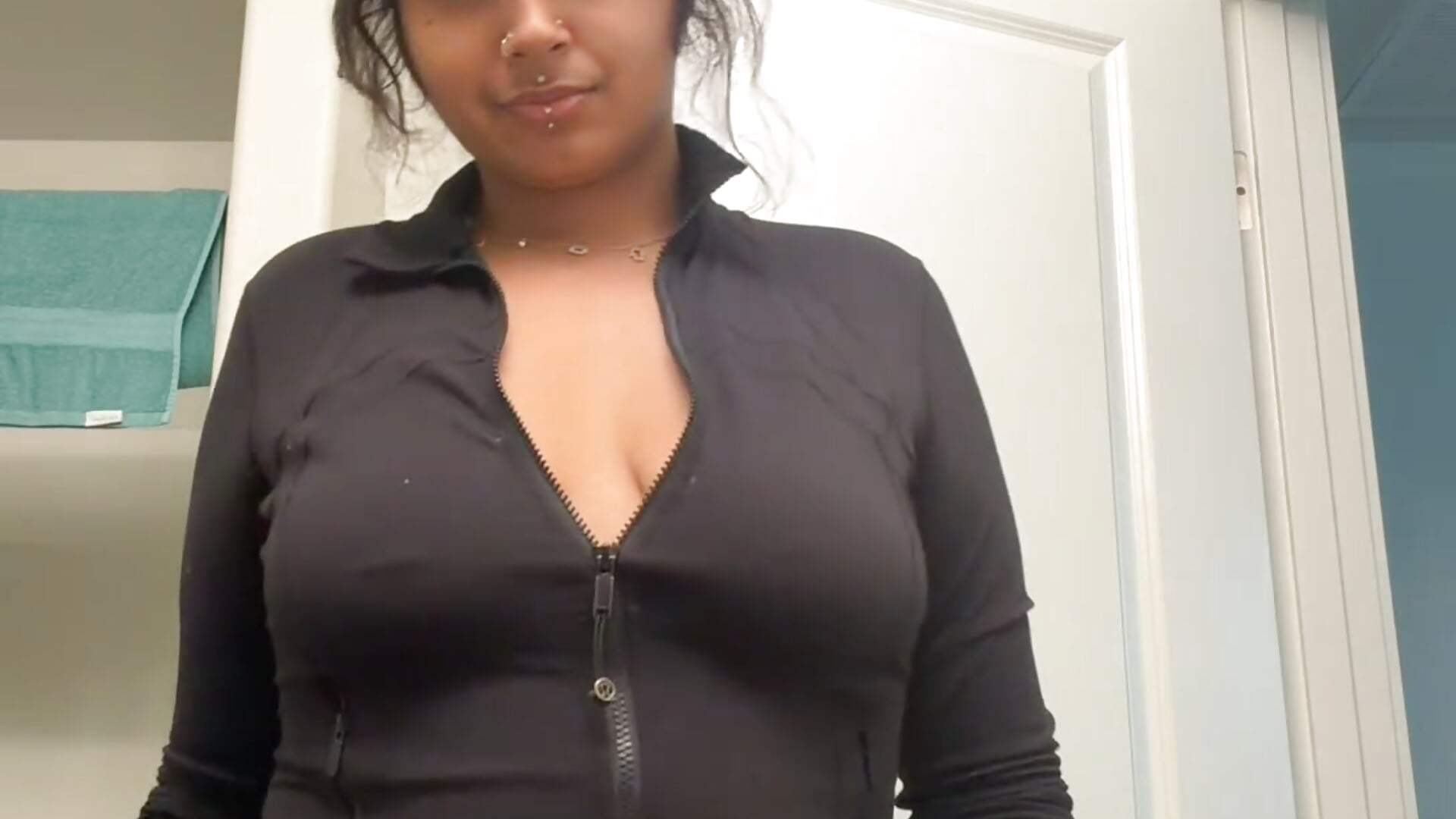 Use your imagination or let your tokens allow you to see what’s underneath 🫦 - video by IslandBarbie cam model