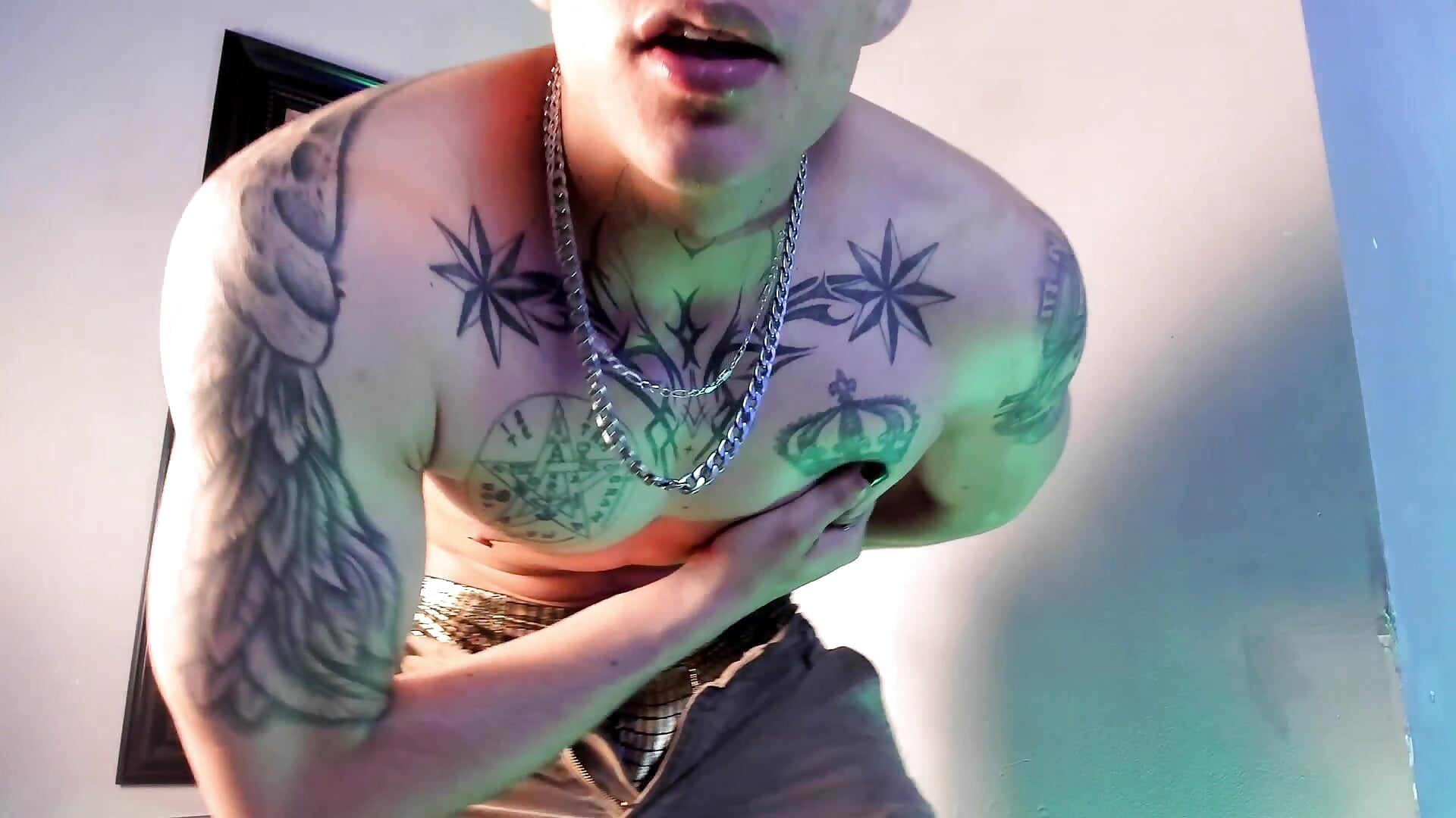 Let me seduce you and make you touch the stars ✨ - video by Dustin_Sonne cam model