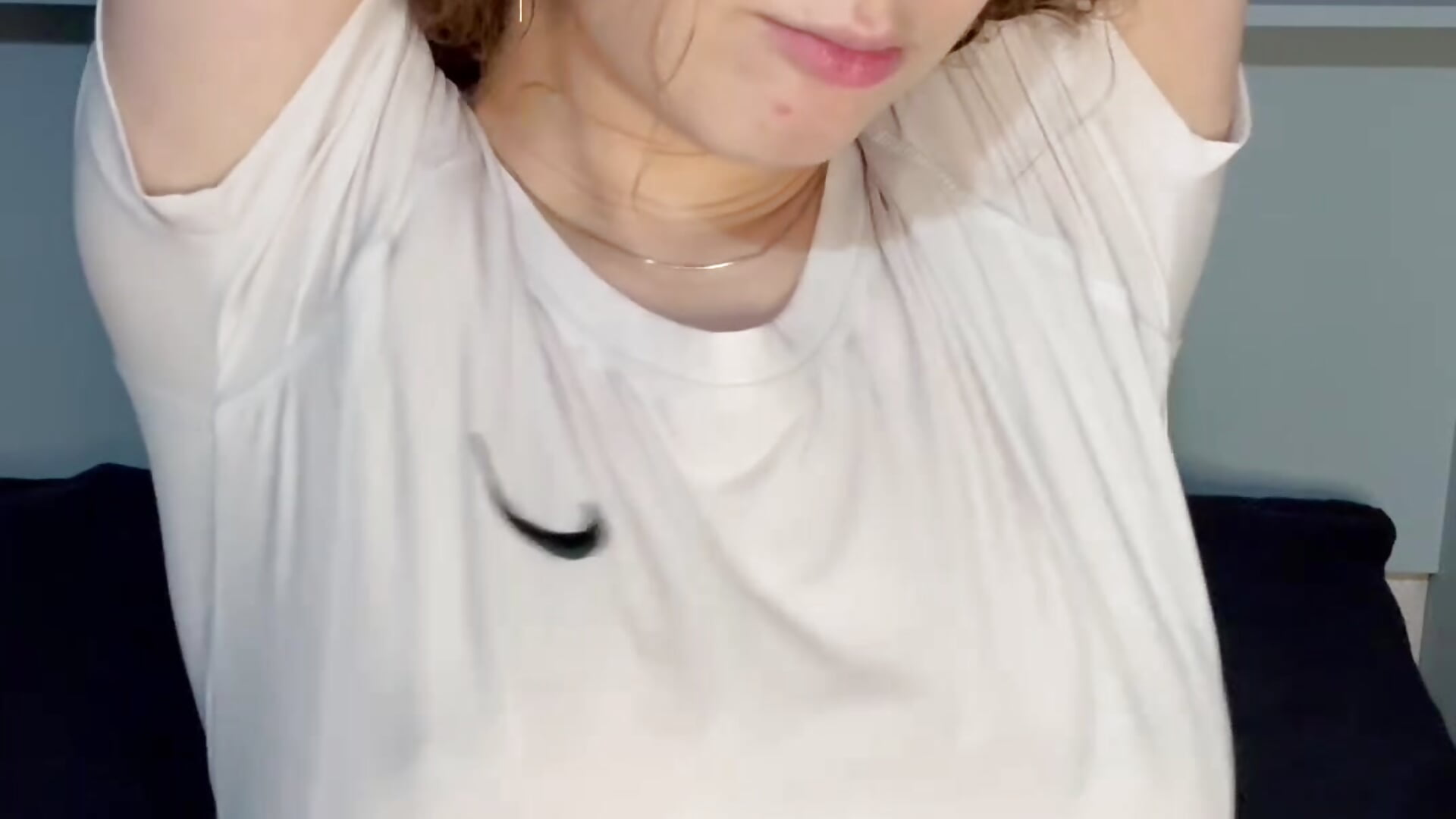 Boobies under wet top💦 - video oleh model kamera katexxxx