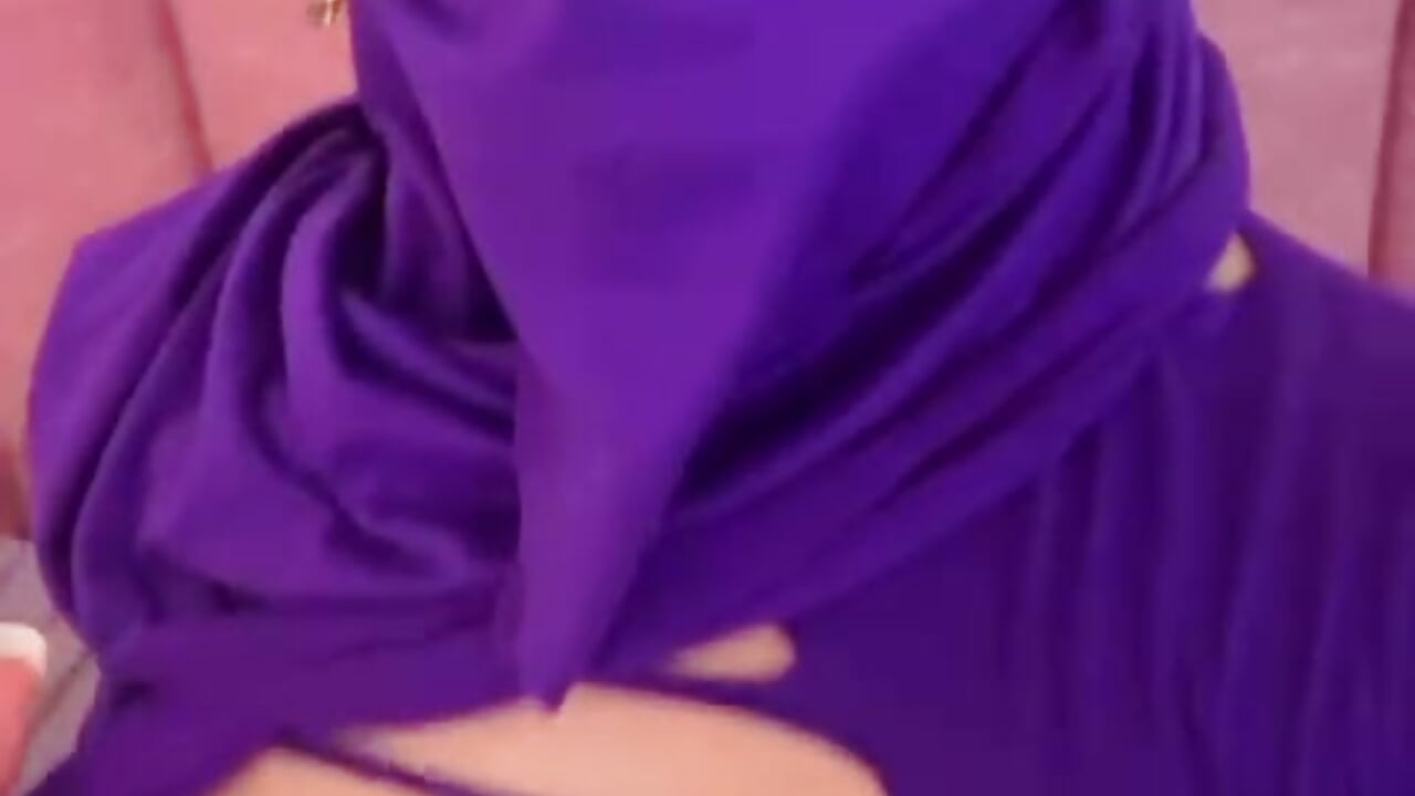 Your Princess wants me to come and accompany her  🥺 - halabi_saha 캠 모델의 동영상