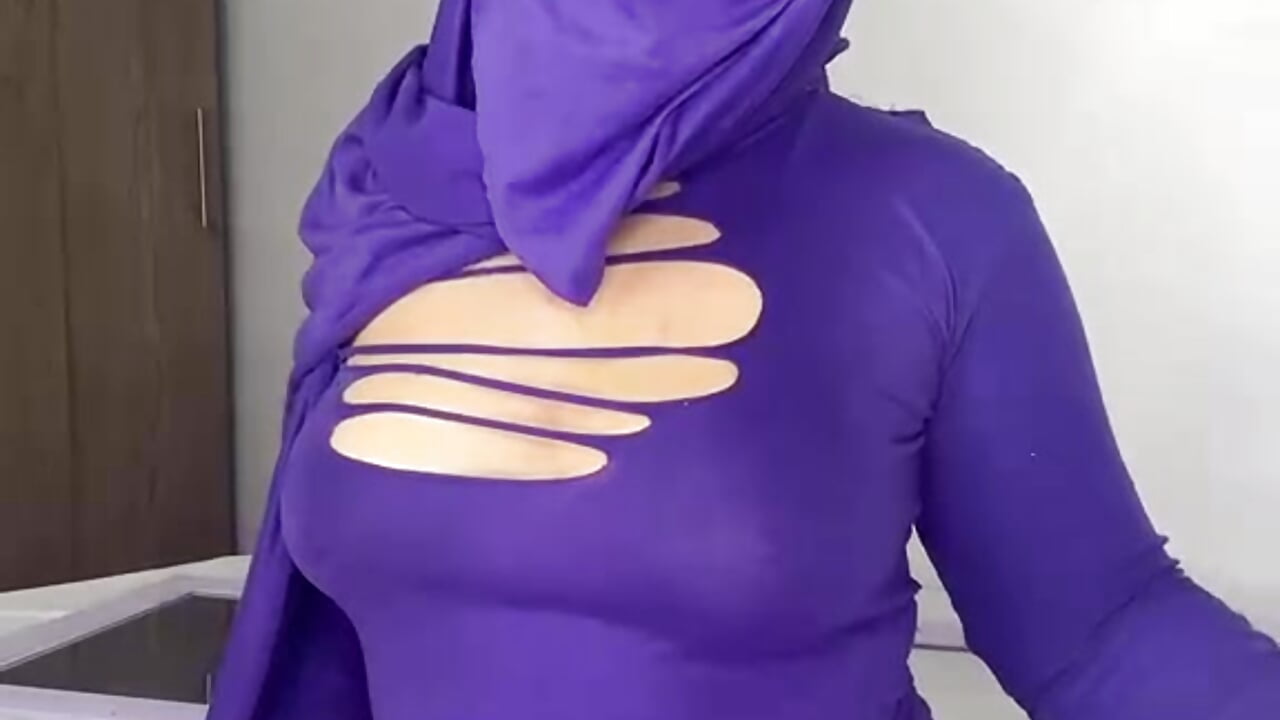 oil on delicious tits