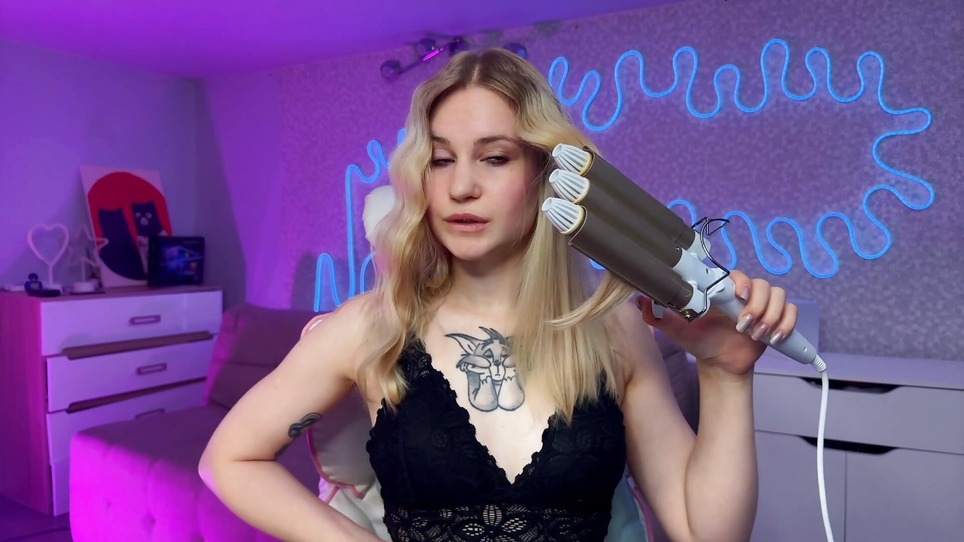 Curving my Haaair! - video by Sofia_Kenwood cam model