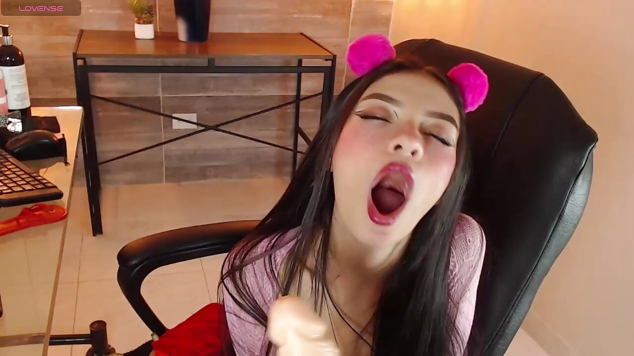 BOSS GAMES - vidéo du modèle de showcams LussieWillow