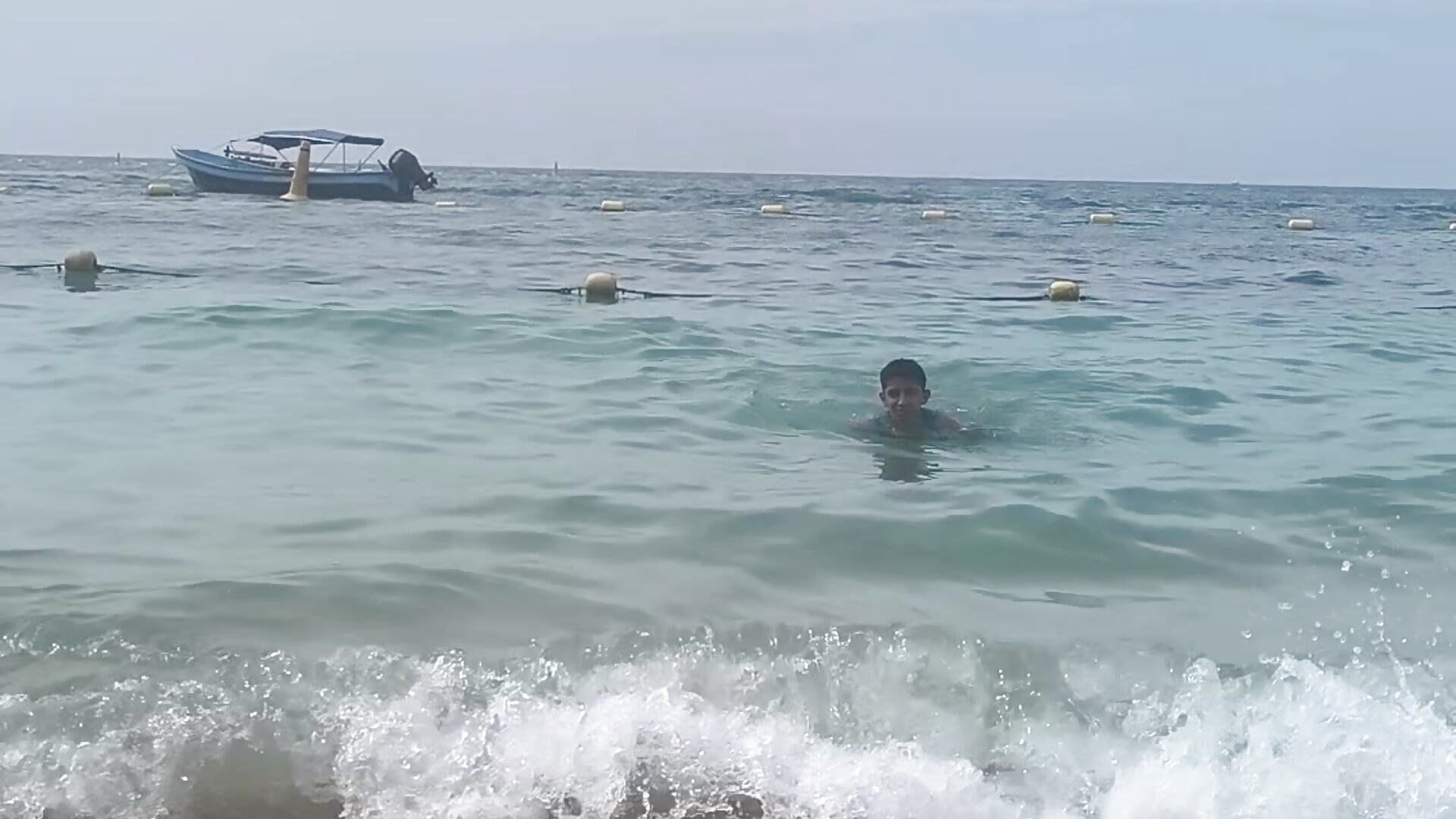 feet on beach - video by gomitaboy_1 cam model