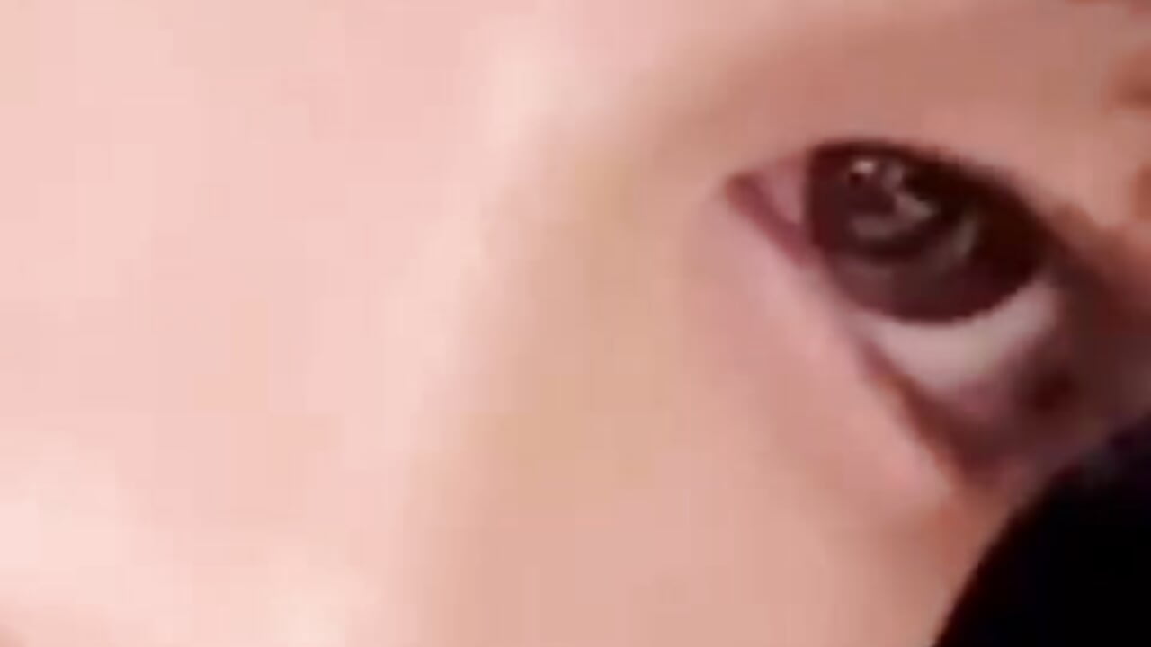 もちもちほっぺた - video by chii_chan_o0 cam model