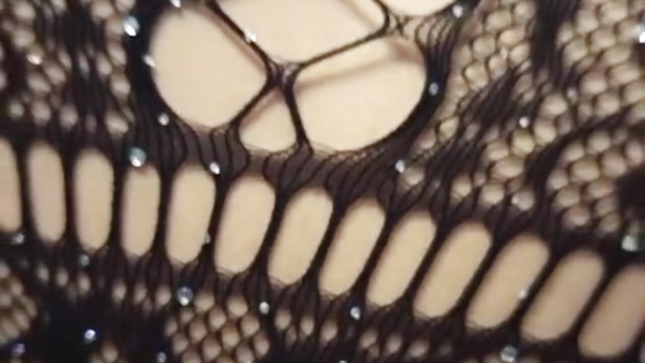 A little kiss to start the fun - video by Liam_and_Barbie cam model