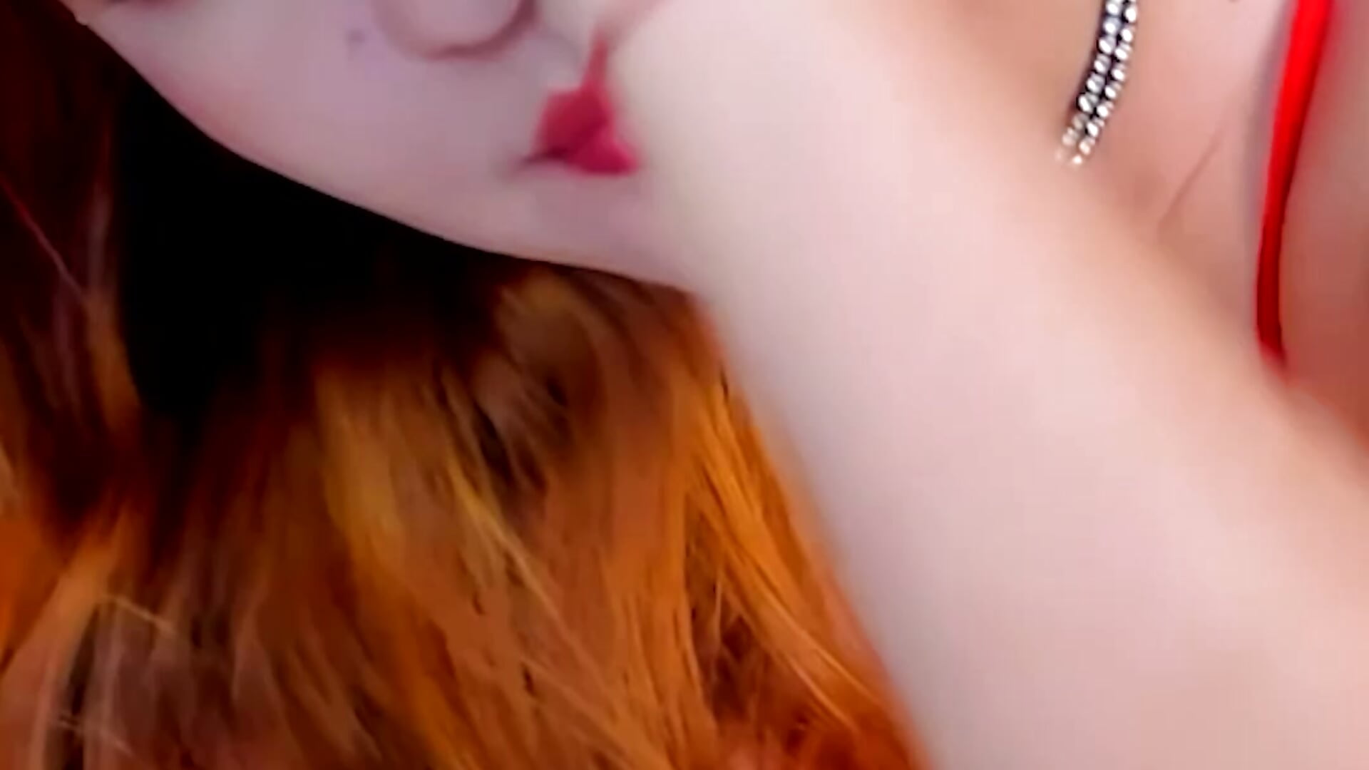 Red dress 💃🔥 - vidéo du modèle de showcams KattyHotson