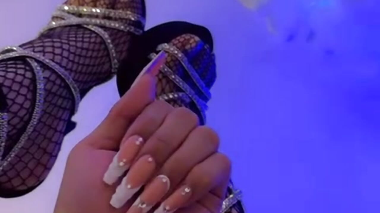 👠💅👅😈 - video di Baby-Isa modella di cam