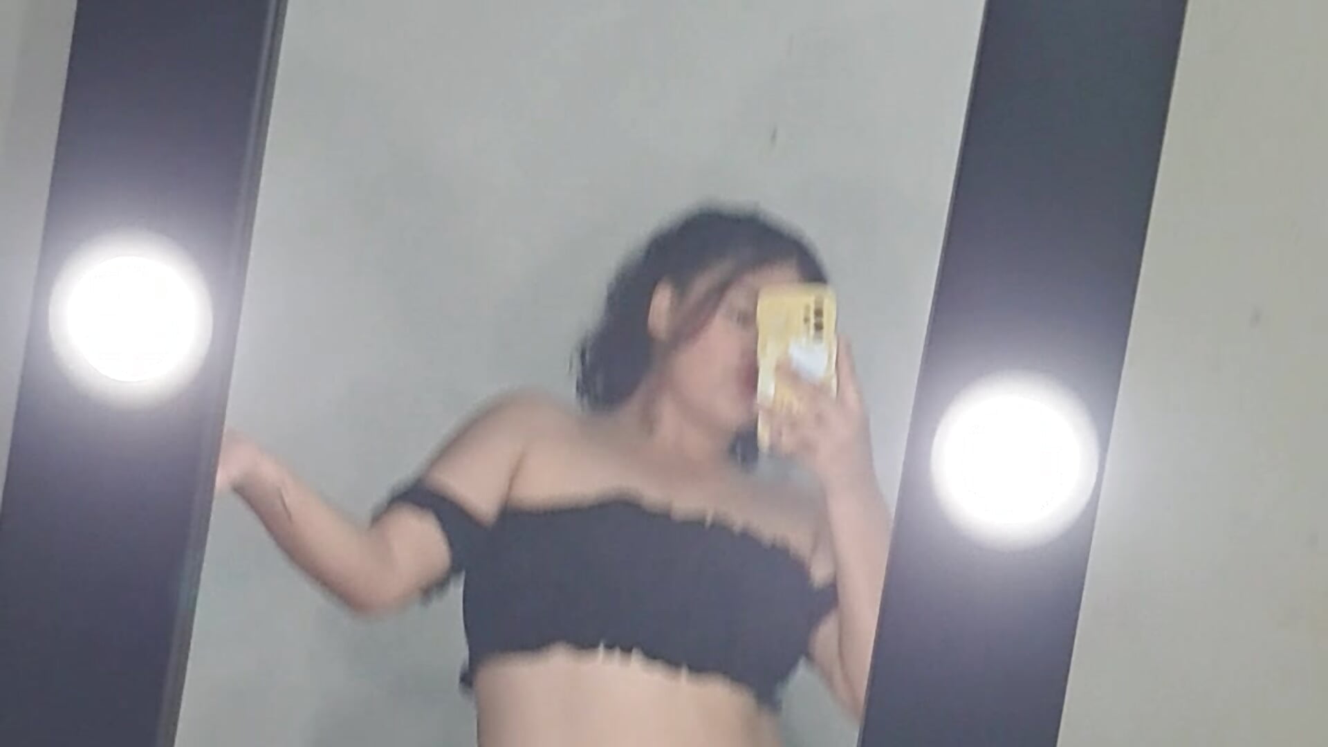 Kiss kiss😘－カメラキャストのLuciaa_Abrilの動画