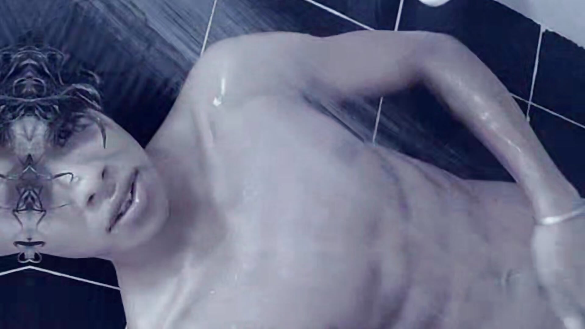 Will I wait for you? Let's shower together. 🚿😏🔥💦 - video od modelky/modela MilthonDelis