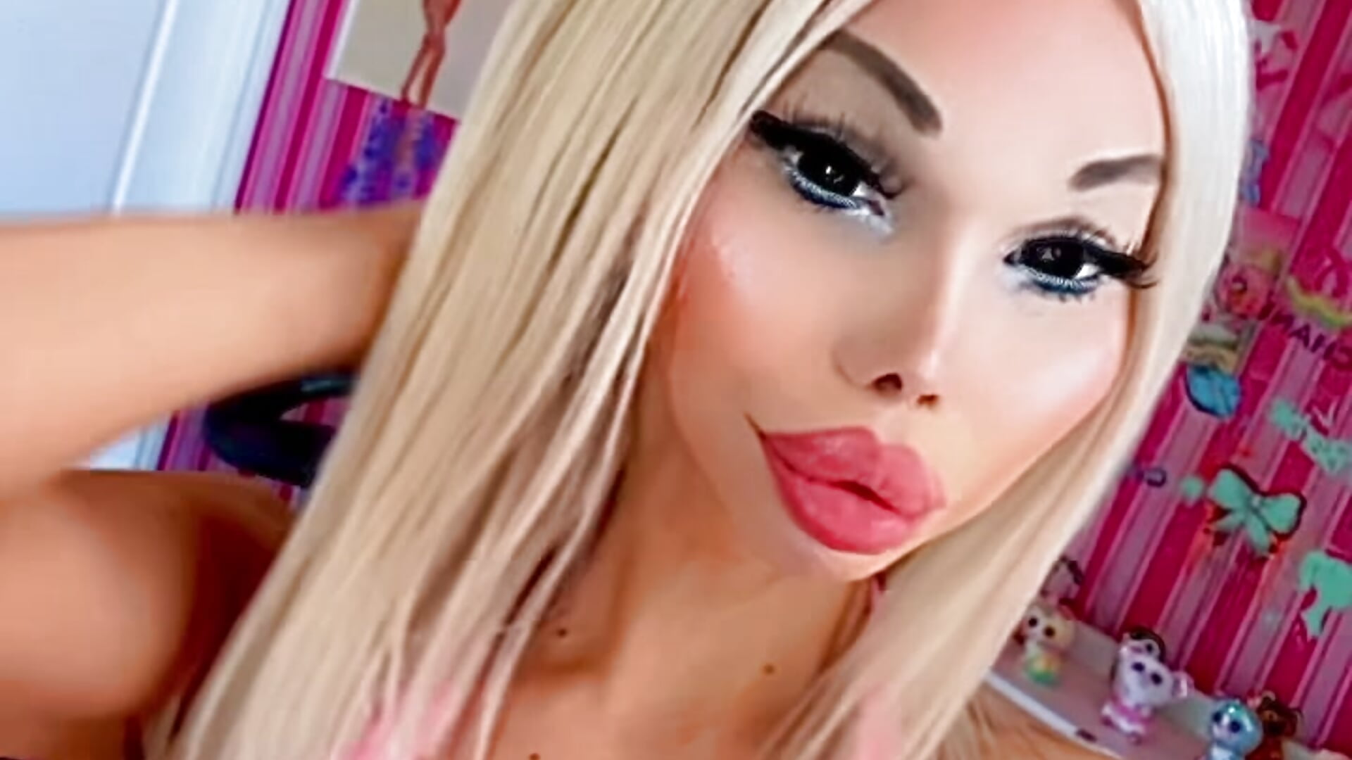 Hey! - vidéo du modèle de showcams Destinydoll702