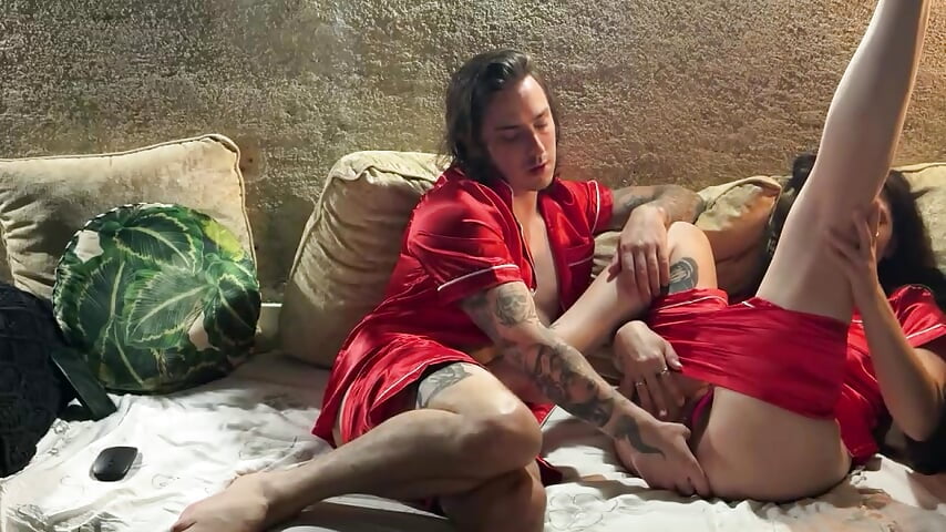 1 finger in pussy 🌺 - Public Show - 11 Jul 26 - video by sweetieandcam cam model