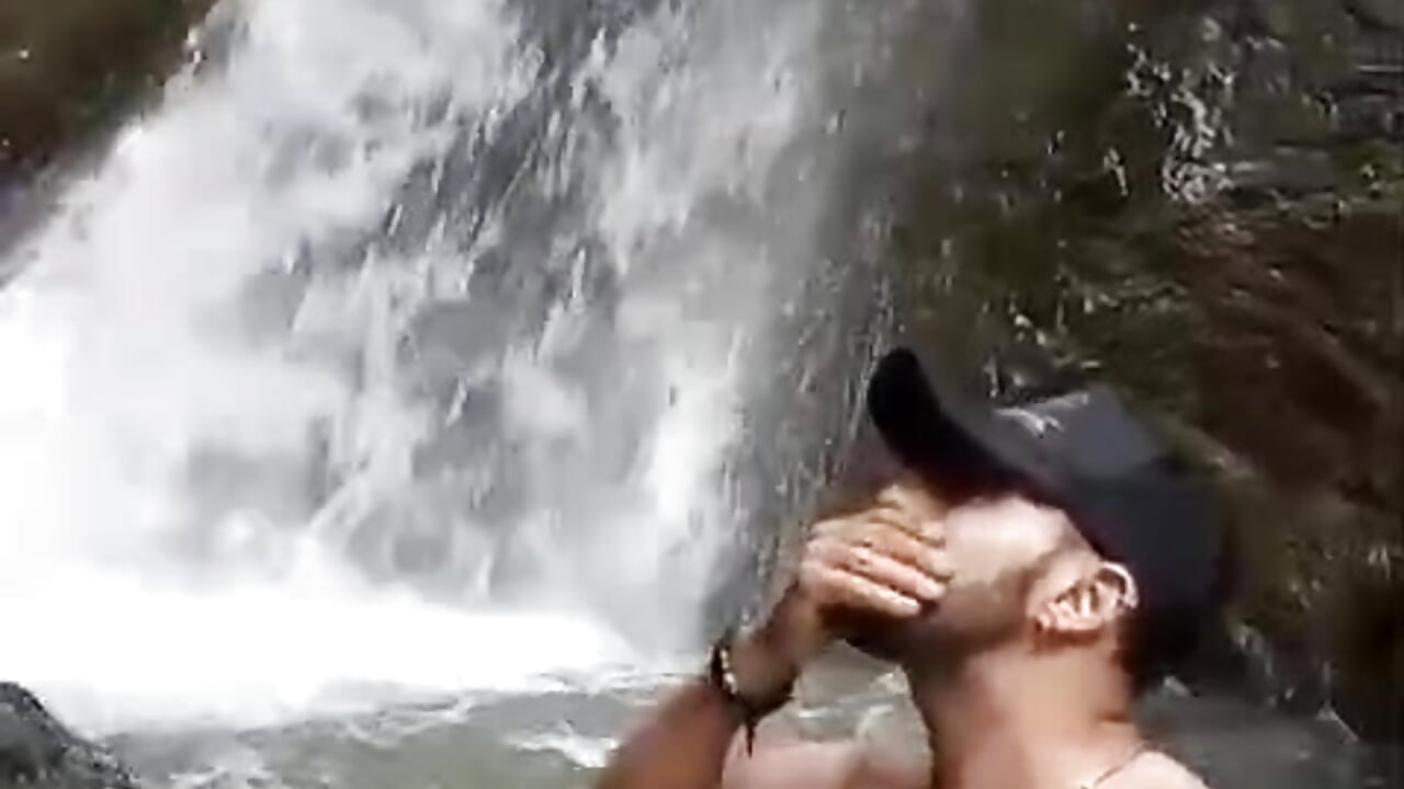 profile-intro-video－カメラキャストのWalter-Docの動画