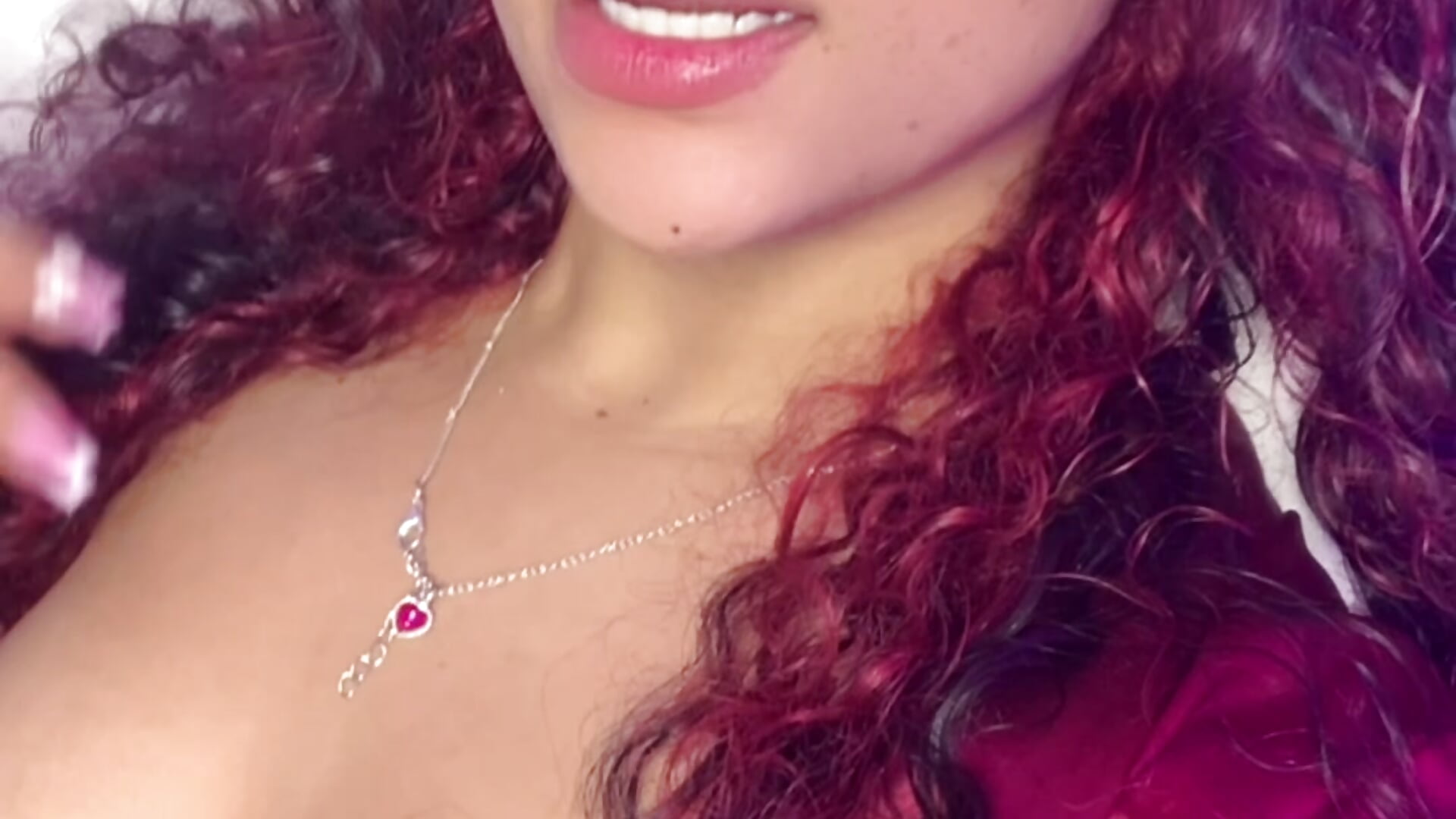 💋👄 - Video von LittleeStar Cam-Model