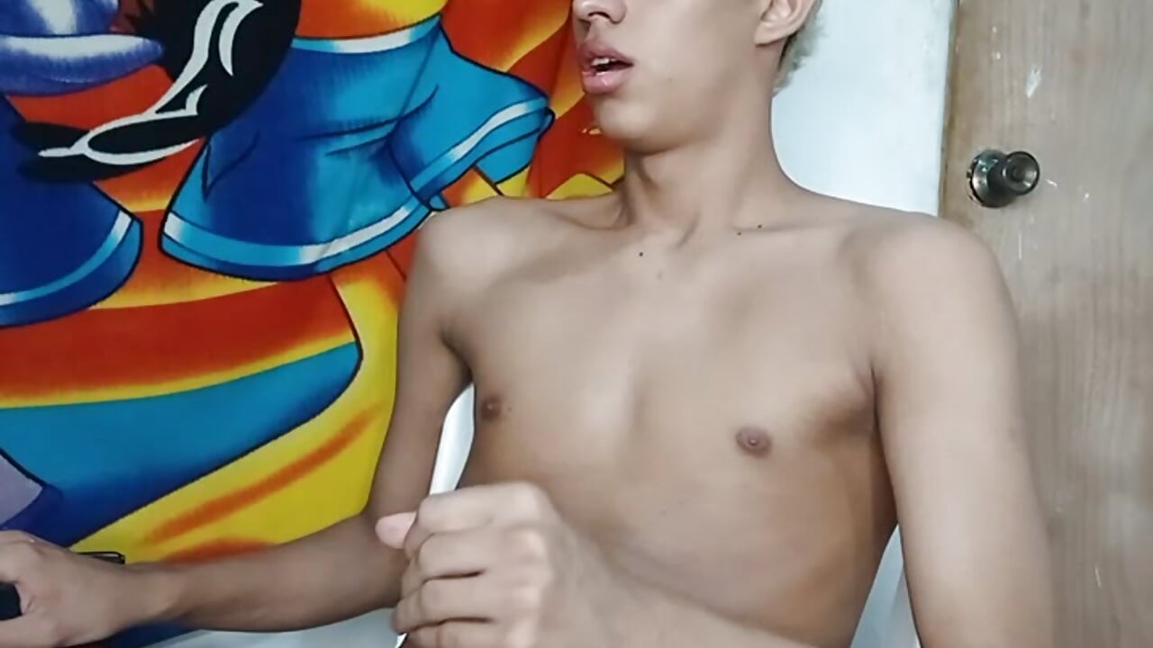 RICH MILK FROM A LATIN BLONDE