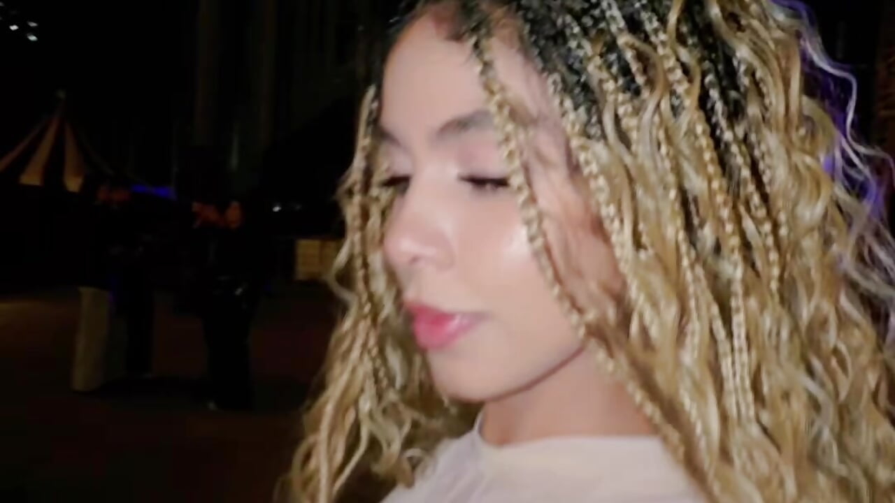 profile-intro-video - video di liliwatsonj modella di cam