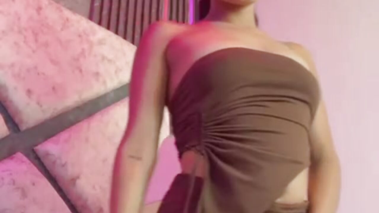 : It’s not just a video… it’s everything you’ve been waiting to see tonight. – video od webkamerové modelky ZafiraRose