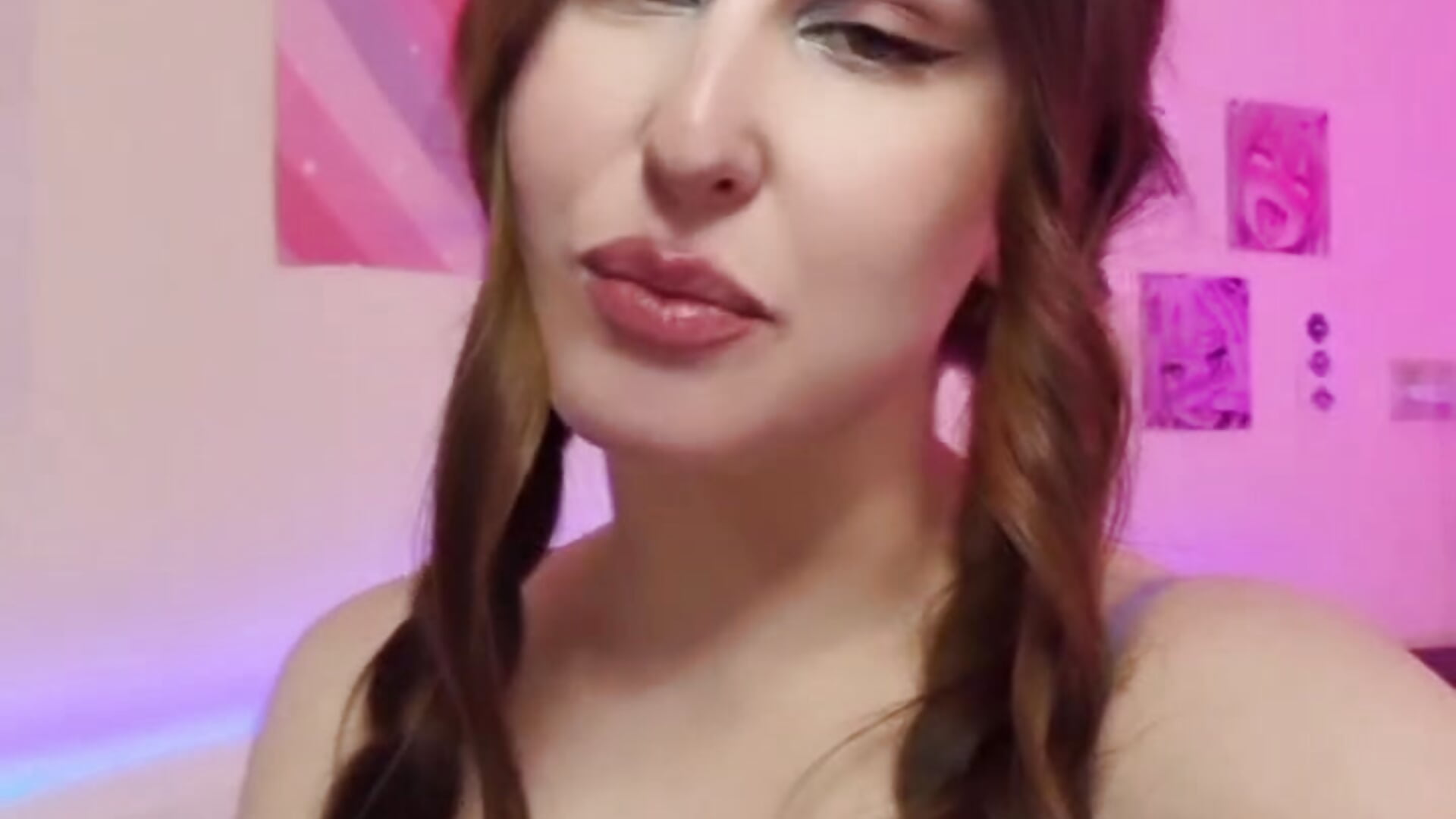 Hi from Caroline <3 - video by carrieXcandy cam model