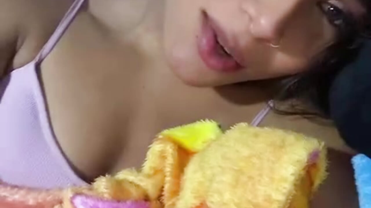 In my bed nobody is like you - video di rubyrouge__ modella di cam