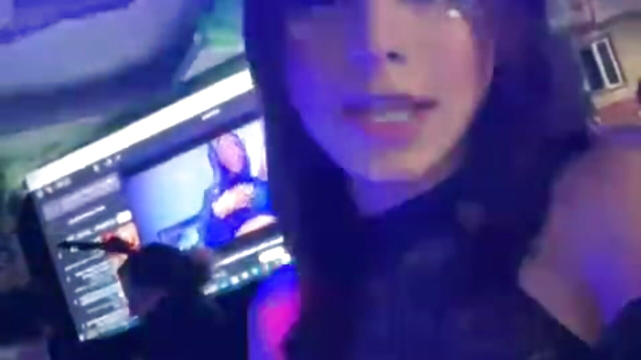 WhatsApp Video 2025-11-01 at 6,32,50 PM - video di rubyrouge__ modella di cam