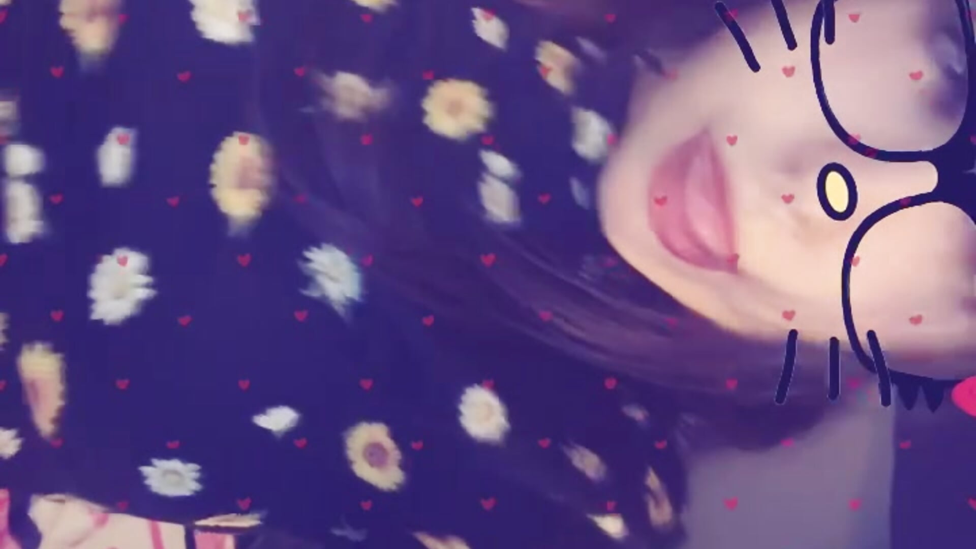 Just mee – video od webkamerové modelky London_Ray