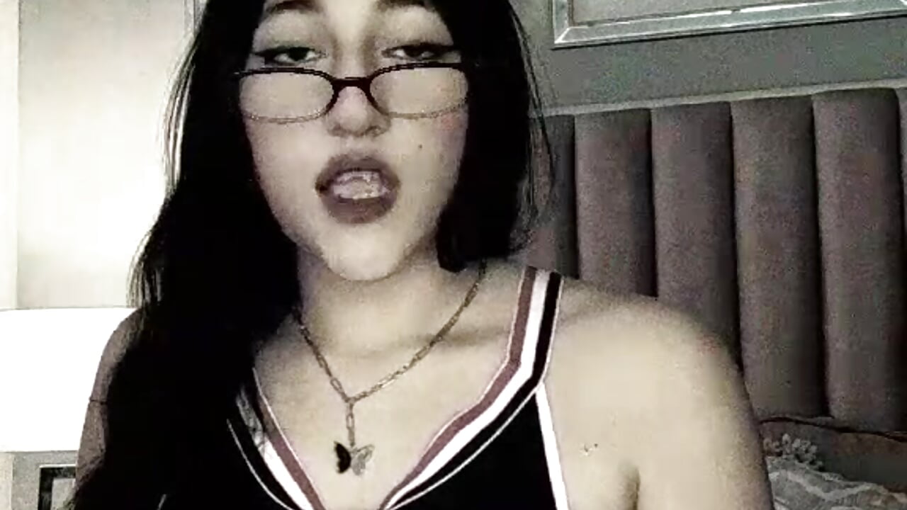 a cute singing tiktok🎀 - video oleh model kamera Tammys4