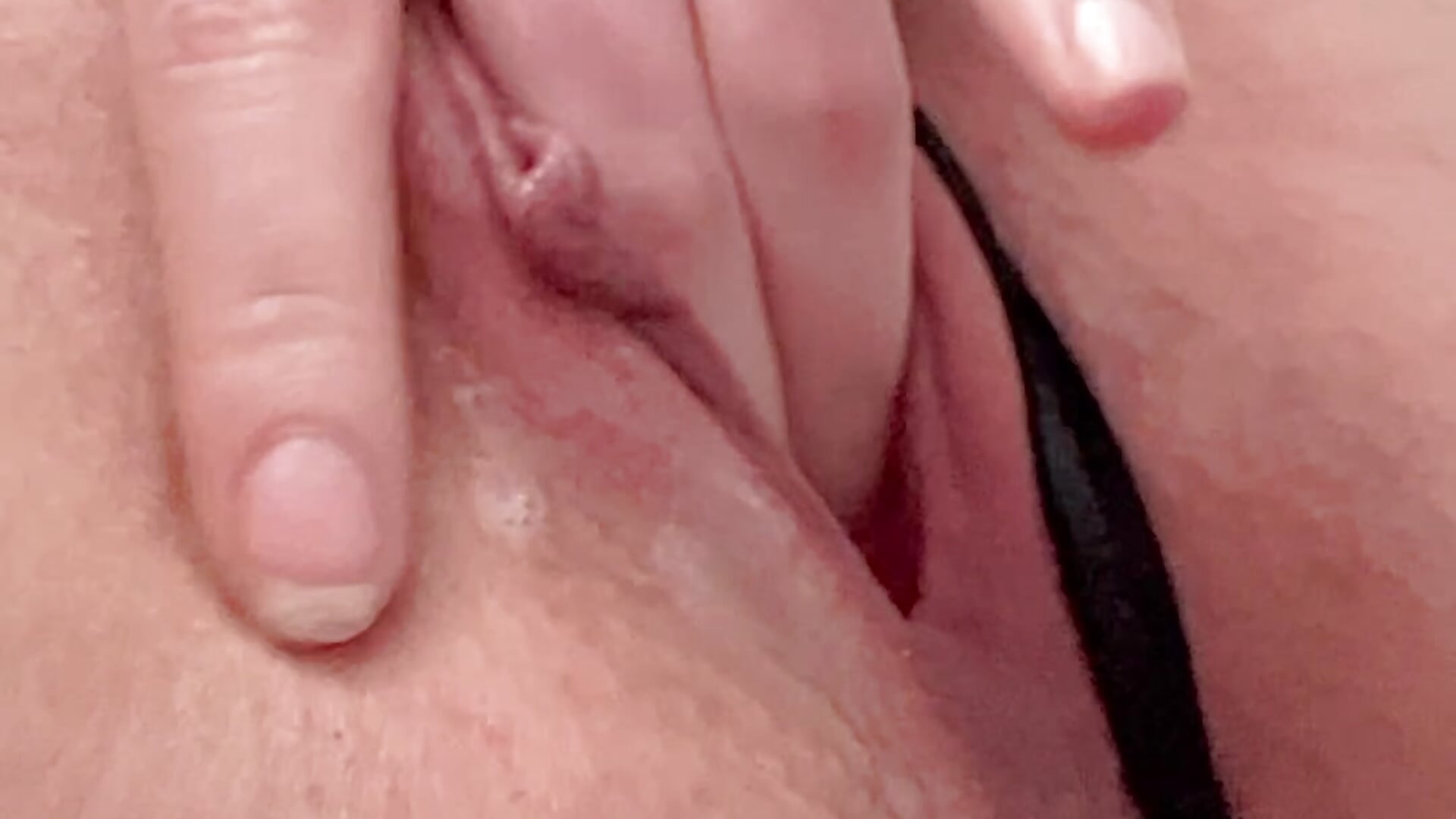 Watch me play with your cream pie, daddy😍🤤🍦🥧