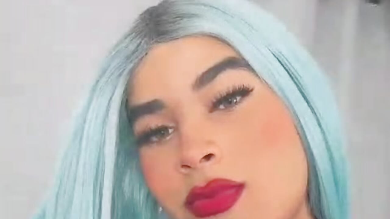 me blue - відео від вебкаммоделі vicky_carrington