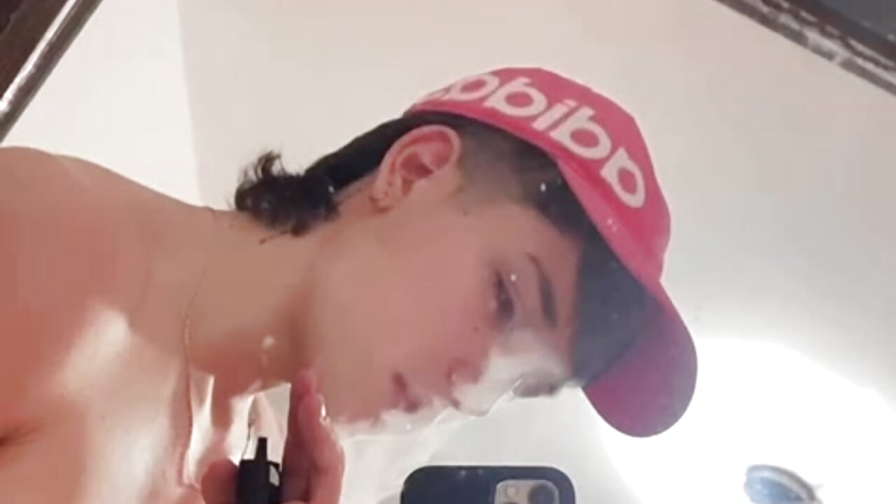 WhatsApp Video 2025-04-10 at 12,03,13 AM - video by Ares_di_martin cam model