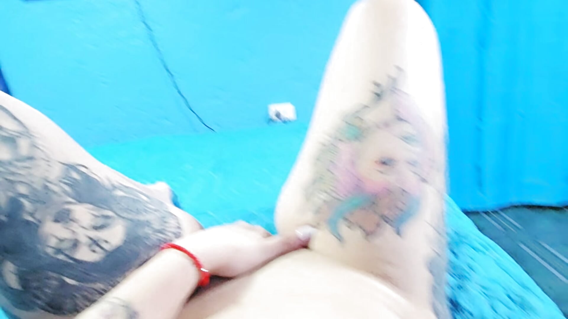 Viendo porno y tocándome rico pensando en ti🤤